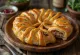 Pasniegts kraukšķīgs pīles bureks