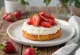 Zemeņu un maskarpones torte elegantā pasniegšanā