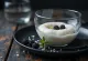 Kūpināta panna cotta pasniegta